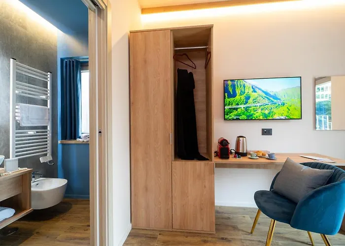 לינה וארוחת בוקר Dei Larici 4*